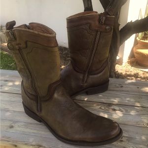 Urban boot for men in bovine leather,hand painted vintage look,leather sole